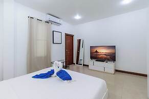 3BR Pool Villa Near Boat Avenue V303