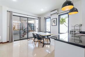 3BR Pool Villa Near Boat Avenue V303