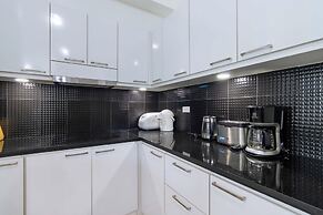 3BR Pool Villa Near Boat Avenue V303