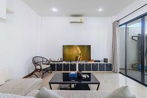 3BR Pool Villa Near Boat Avenue V303