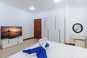 3BR Pool Villa Near Boat Avenue V303