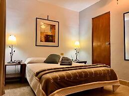 Hotel 305