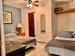 Hotel 305