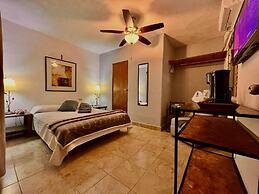 Hotel 305