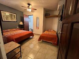 Hotel 305