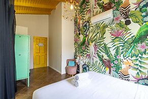 The Guesthouse The Ambassador