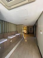 Spacious Living at Uptown Parksuites