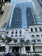 Spacious Living at Uptown Parksuites
