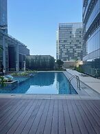 Spacious Living at Uptown Parksuites