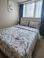 Spacious Living at Uptown Parksuites