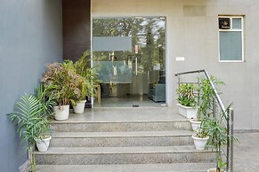 Townhouse Sector 53 Golf Course