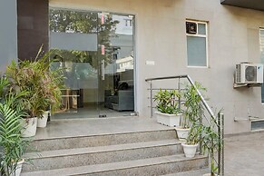 Townhouse Sector 53 Golf Course
