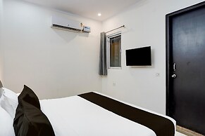 Townhouse Sector 53 Golf Course