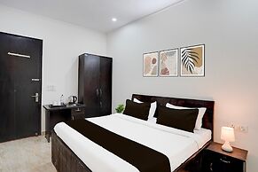 Townhouse Sector 53 Golf Course