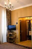 Moon Light Hotel