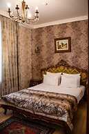 Moon Light Hotel