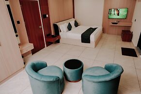 Empire Suites