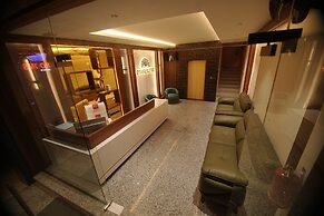 Empire Suites