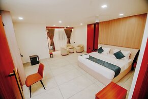 Empire Suites