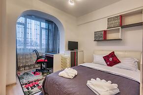 Modern 2 BR in Center - Pumo Properties