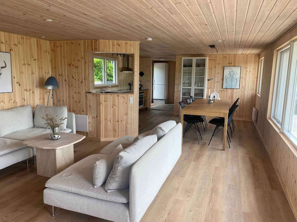 4 Star Holiday Home in Ronde