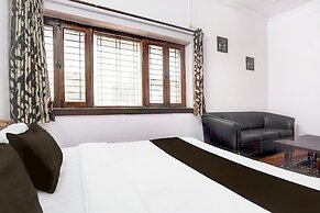 Super Hotel O Krishna Nagar Chowk