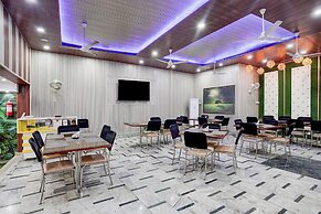 Super Hotel O Krishna Nagar Chowk