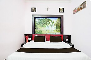 Super Hotel O Krishna Nagar Chowk