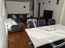 Apartment 70m2 With 3 Rooms in Danderyd