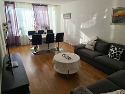 Apartment 70m2 With 3 Rooms in Danderyd