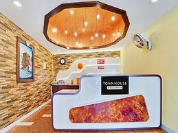 Super Townhouse Ernakulam North