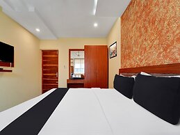 Super Townhouse Ernakulam North