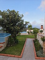 Ocean Heated Pool Jacuzzi View Gray