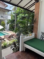 White Coconut Resort
