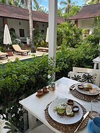 White Coconut Resort