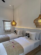 White Coconut Resort