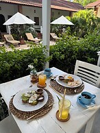 White Coconut Resort