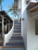 White Coconut Resort