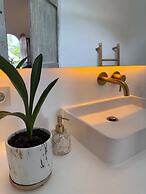 White Coconut Resort