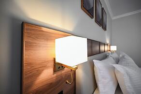 Teela Hotel