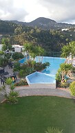 Ocean Heated Pool Jacuzzi View Blue