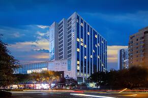 H Crytal Hotel (Jinma Road, Dalian Development Zone)