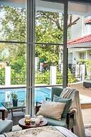 ELIVAAS Prive Suntuarios Casa Iris 4BHK