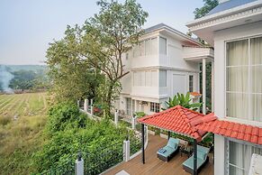 ELIVAAS Prive Suntuarios Casa Iris 4BHK