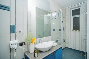 ELIVAAS Prive Suntuarios Casa Iris 4BHK
