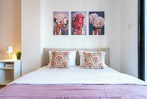 Polyn 1-BR Apt & Balcony in Larnaca