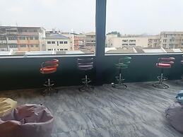 Roxx Social Hostel Cafe  Bistro