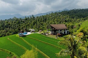 Meadow Hills Villa by Mahaprana
