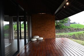 Meadow Hills Villa by Mahaprana