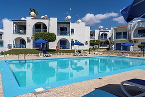 Sea Breeze 1-BR Apt & Pool in Pyla